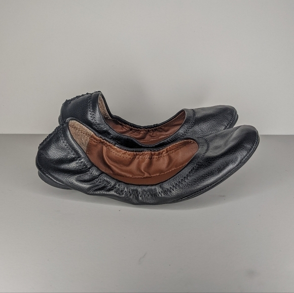 Lucky Brand Womens Emmie Black Leather Ballet Flats Size 7 ROUND TOE SLIP ON - Picture 1 of 10